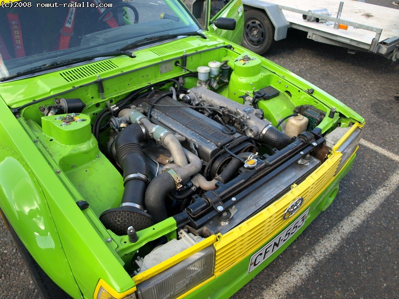 Vihreän DX:n moottori 1JZ-GTE