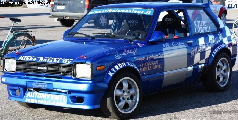 Sininen Toyota Starlet