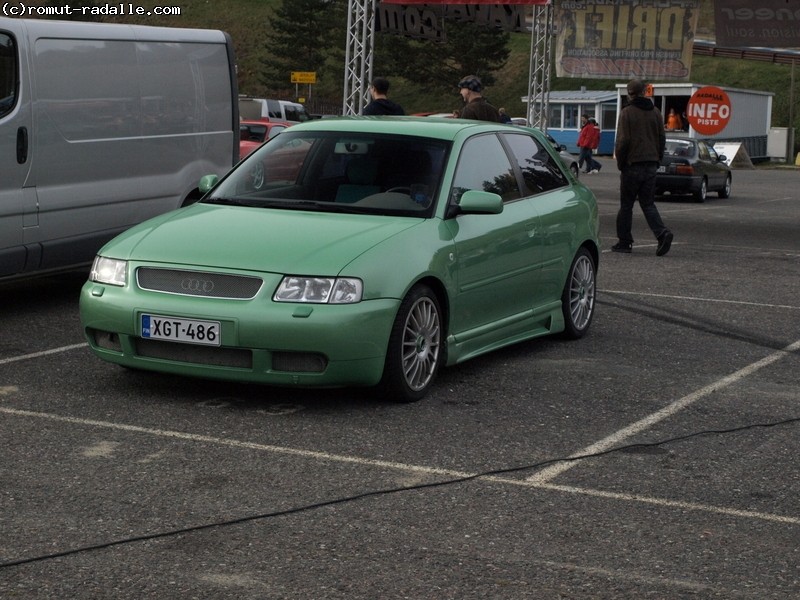 Vihreä Audi