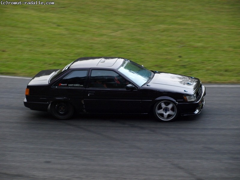 Toyota Corolla GT turbo AE86