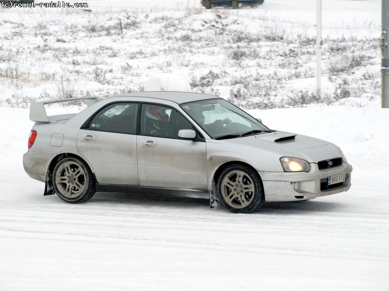 Harmaa Subaru Impreza