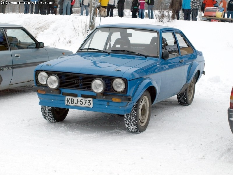 Sininen MK2 Ford Escort välikoppa