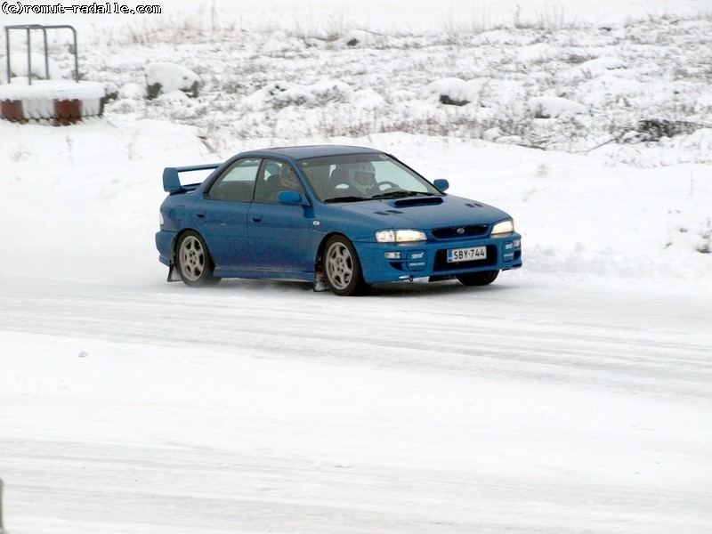 Sininen STi Impreza