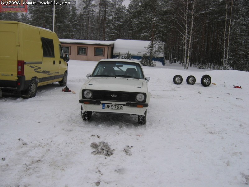 Valkoinen välikoppa-Escort