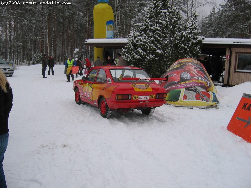 Punainen Pikku-Corolla