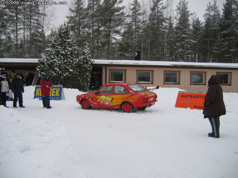 Punainen Pikku-Corolla