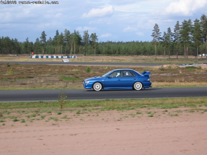 Sininen Subaru Impreza