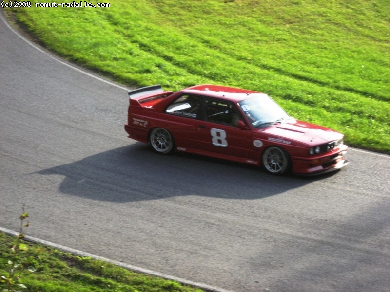 Punainen BMW