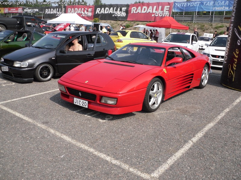 Punainen Ferrari