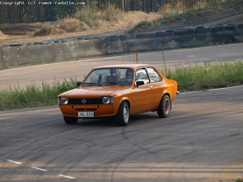 Oranssi Opel Kadett C