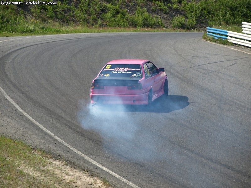 Pinkki GT-Corolla, pinky drifting team