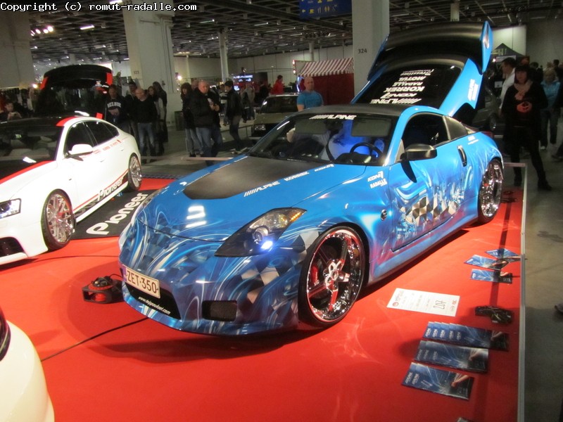 Sininen Nissan 350Z