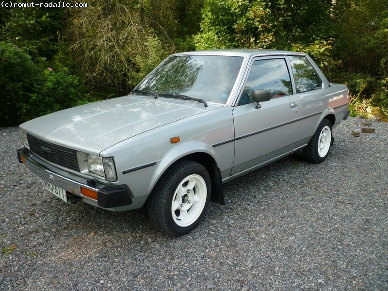 Toyota Corolla KE70 DX Hopeinen