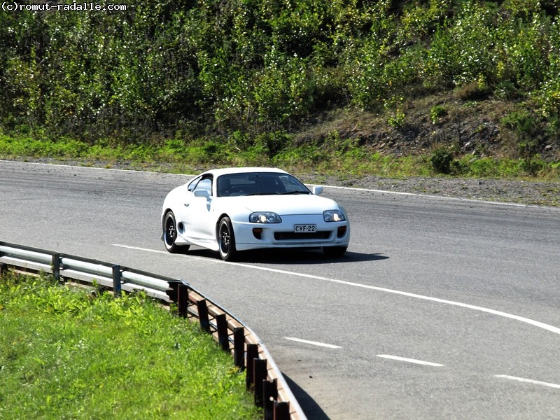 Toyota Supra, valkoinen