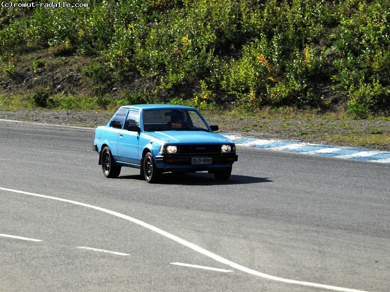 Toyota Corolla DX, vaalean sininen