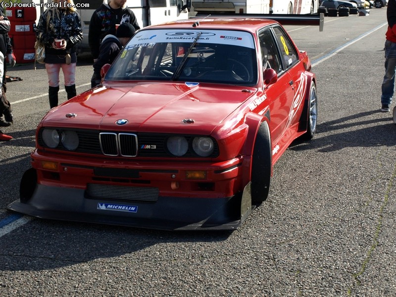 BMW E30 M3 S38 Kilpa-auto