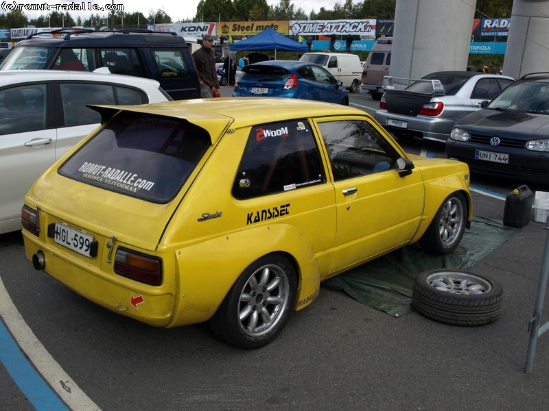 Janin Toyota Starlet Kp60, keltainen