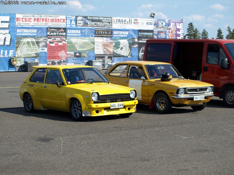 Old toyotas: Starlet & Corolla