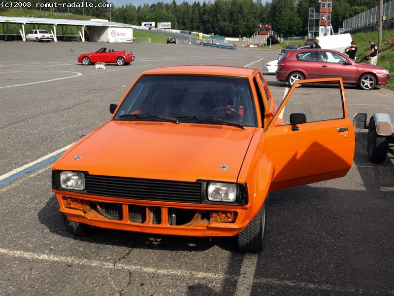 Harrin oranssi Corolla