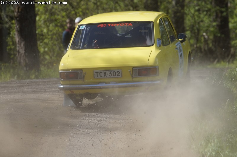 Keltainen pikku-Corolla