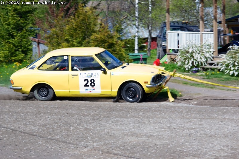 Keltainen pikku-Corolla