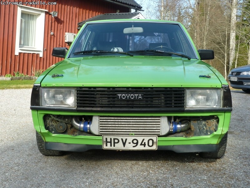 Vihreä Toyota Corolla KE70 DX