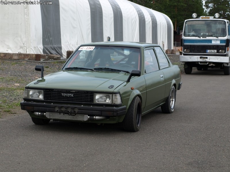 Toyota Corolla DX vihreä