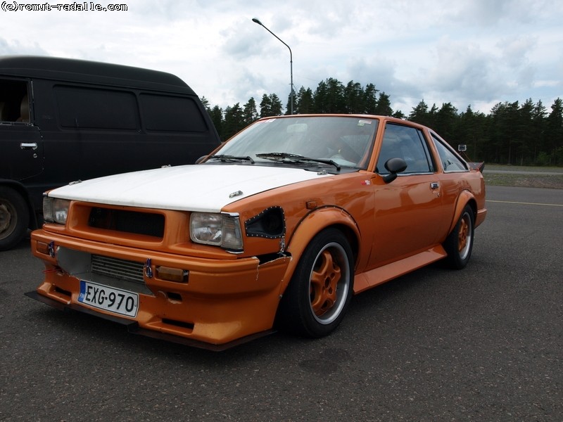 Oranssi Coupe Corolla