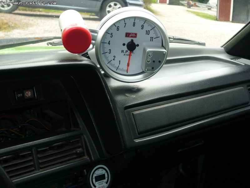 Autogauge Kierroslukumittari