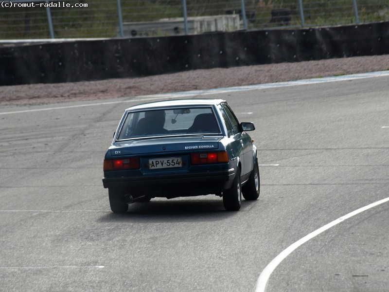 Toyota Corolla KE70 DX, Sininen 