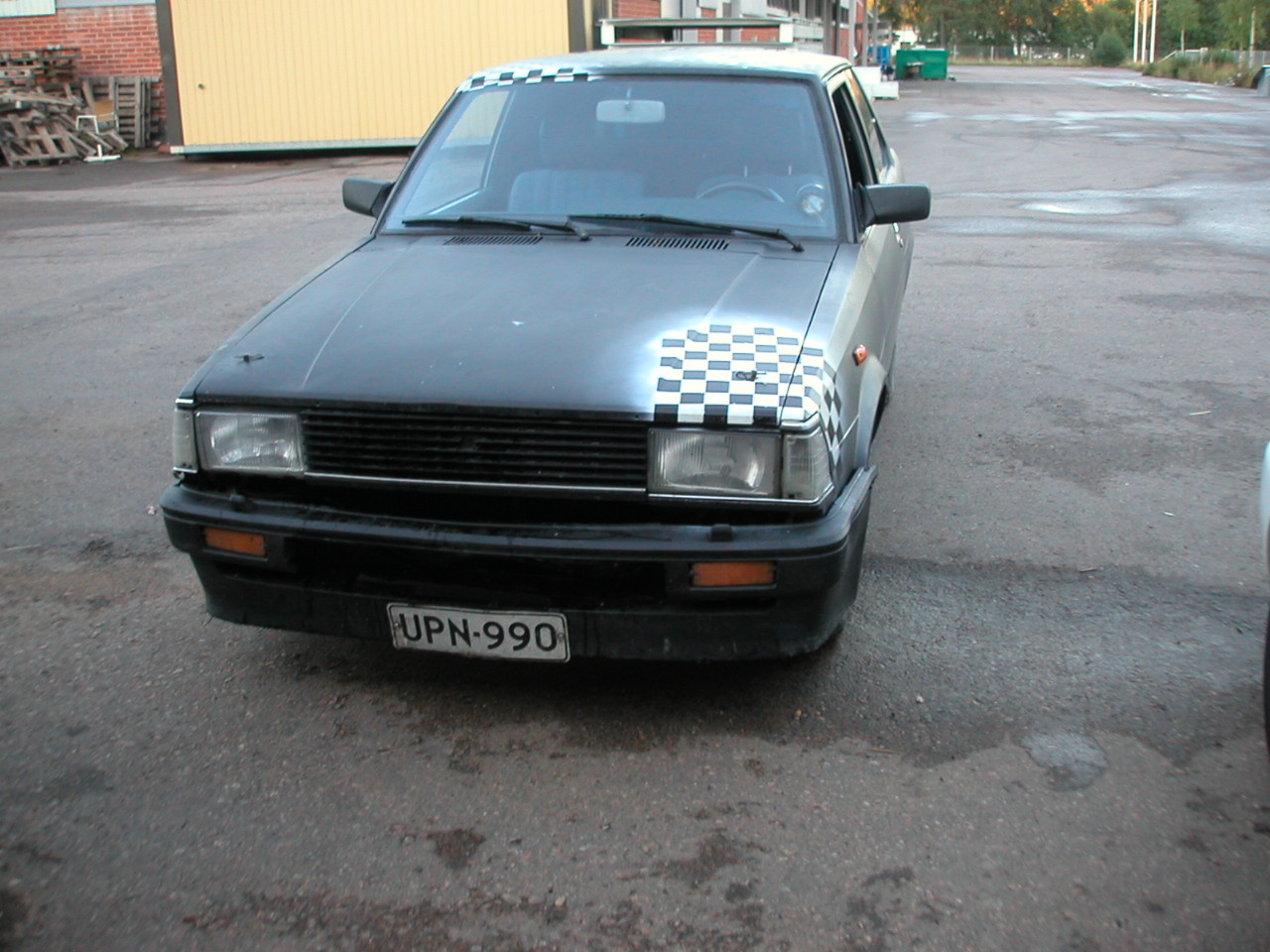 Deksuja tallilla, Toyota Corolla KE70