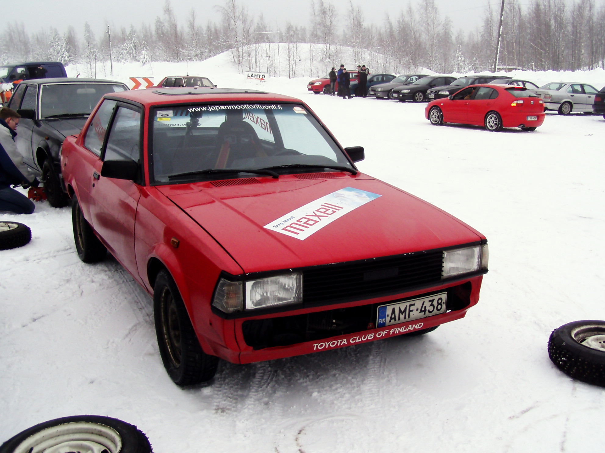 Radalle.com jÃ¤Ã¤ratapÃ¤ivÃ¤t 5.2.2005, HyvinkÃ¤Ã¤, Toyota Corolla KE70, punainen