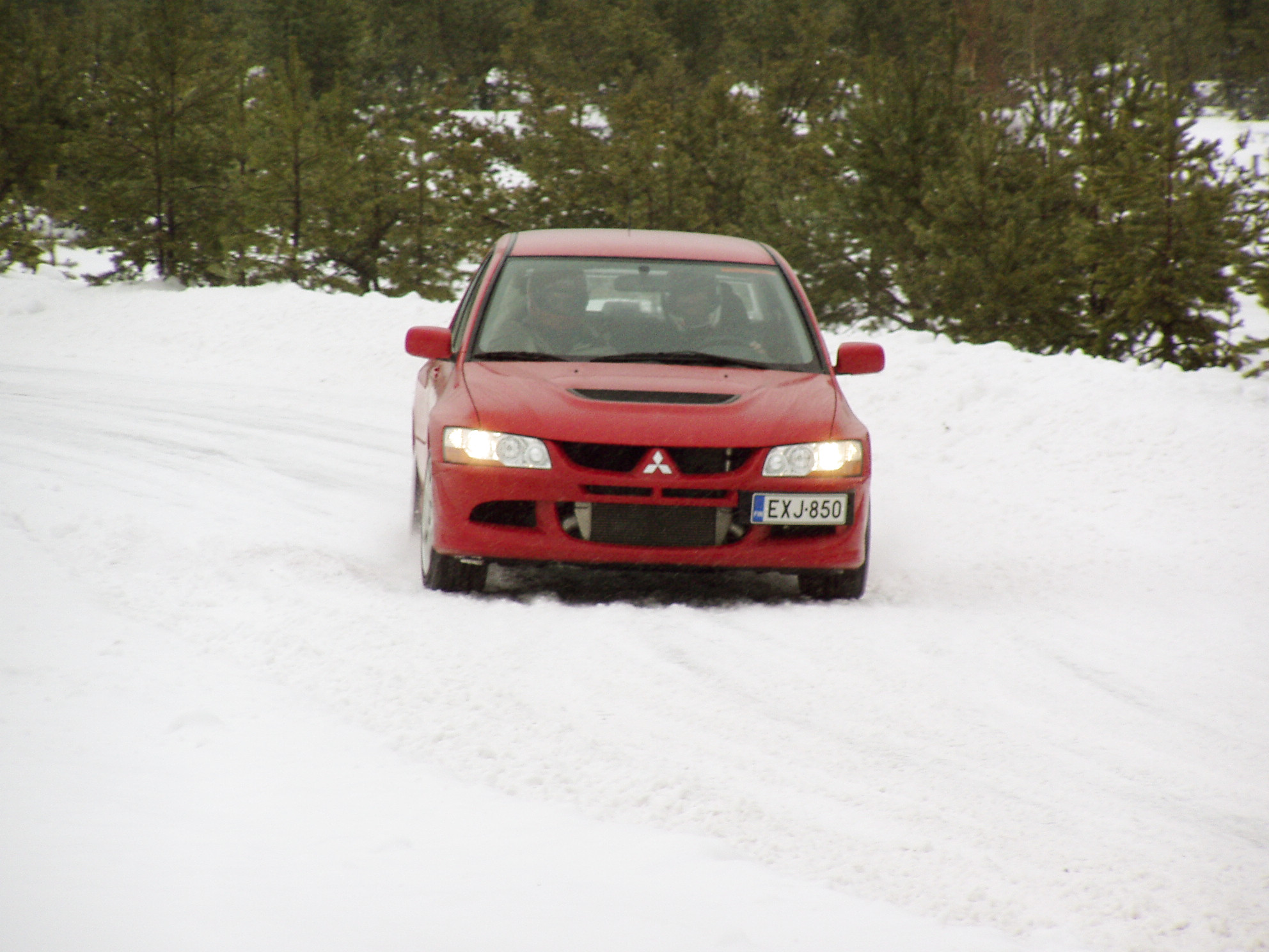 Radalle.com jÃ¤Ã¤ratapÃ¤ivÃ¤t 19.2.2005 Alastaro, Mitsubishi EVO 8