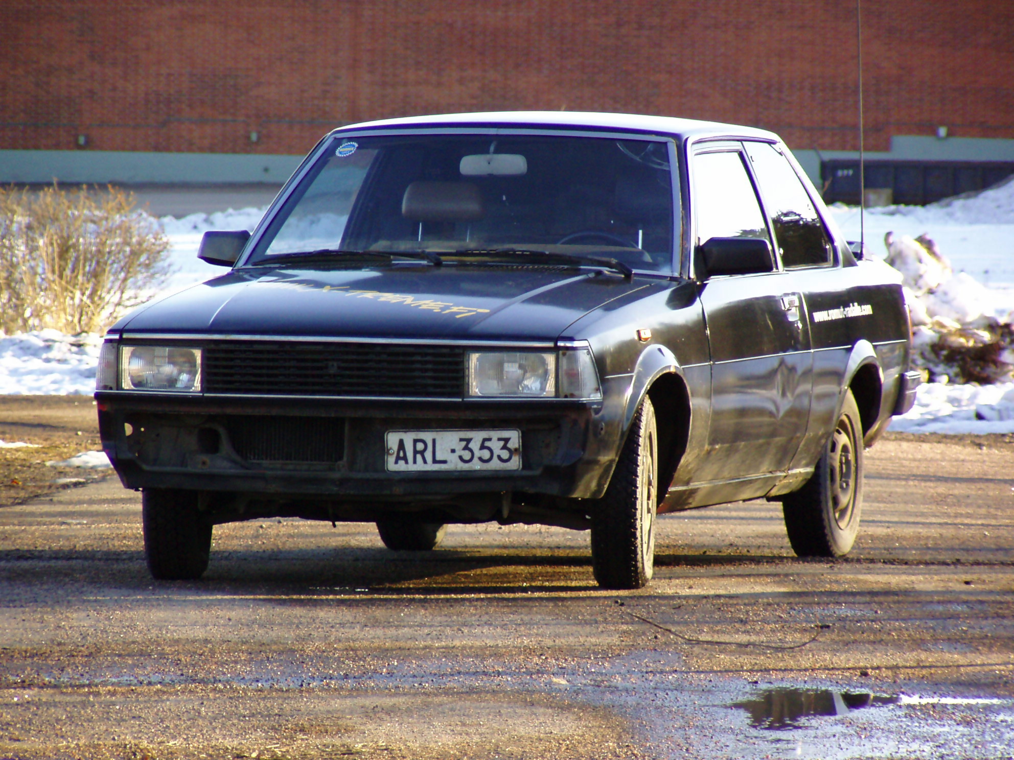 Vessa, Musta Toyota Corolla DX KE70