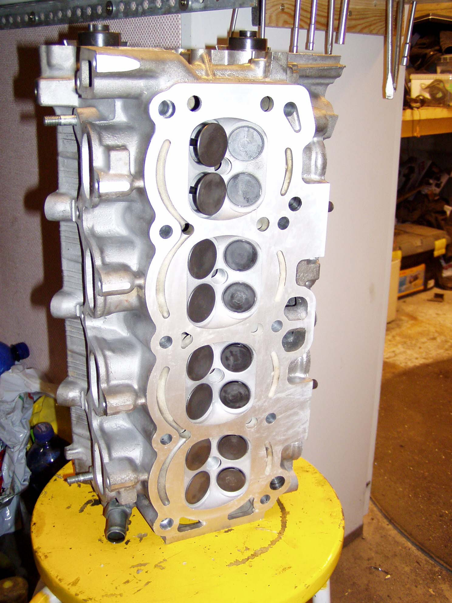 Starletin moottori 2004-2006, 5.5.2005, 4A-GE Small port cylinder head. PienireikÃ¤inen kansi.