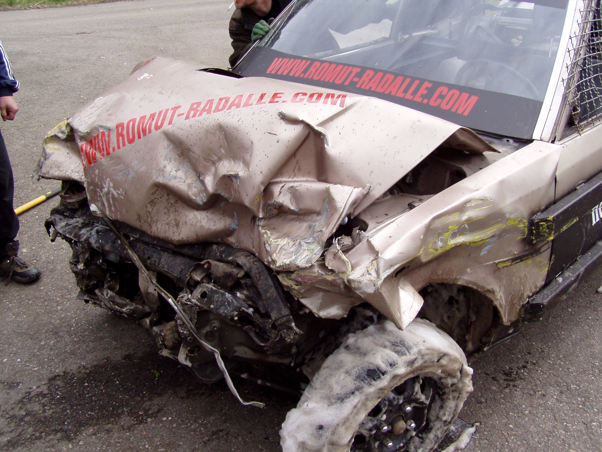Romuralli Keravalla 15.5.2005, Toyota Corolla DX keula kasassa