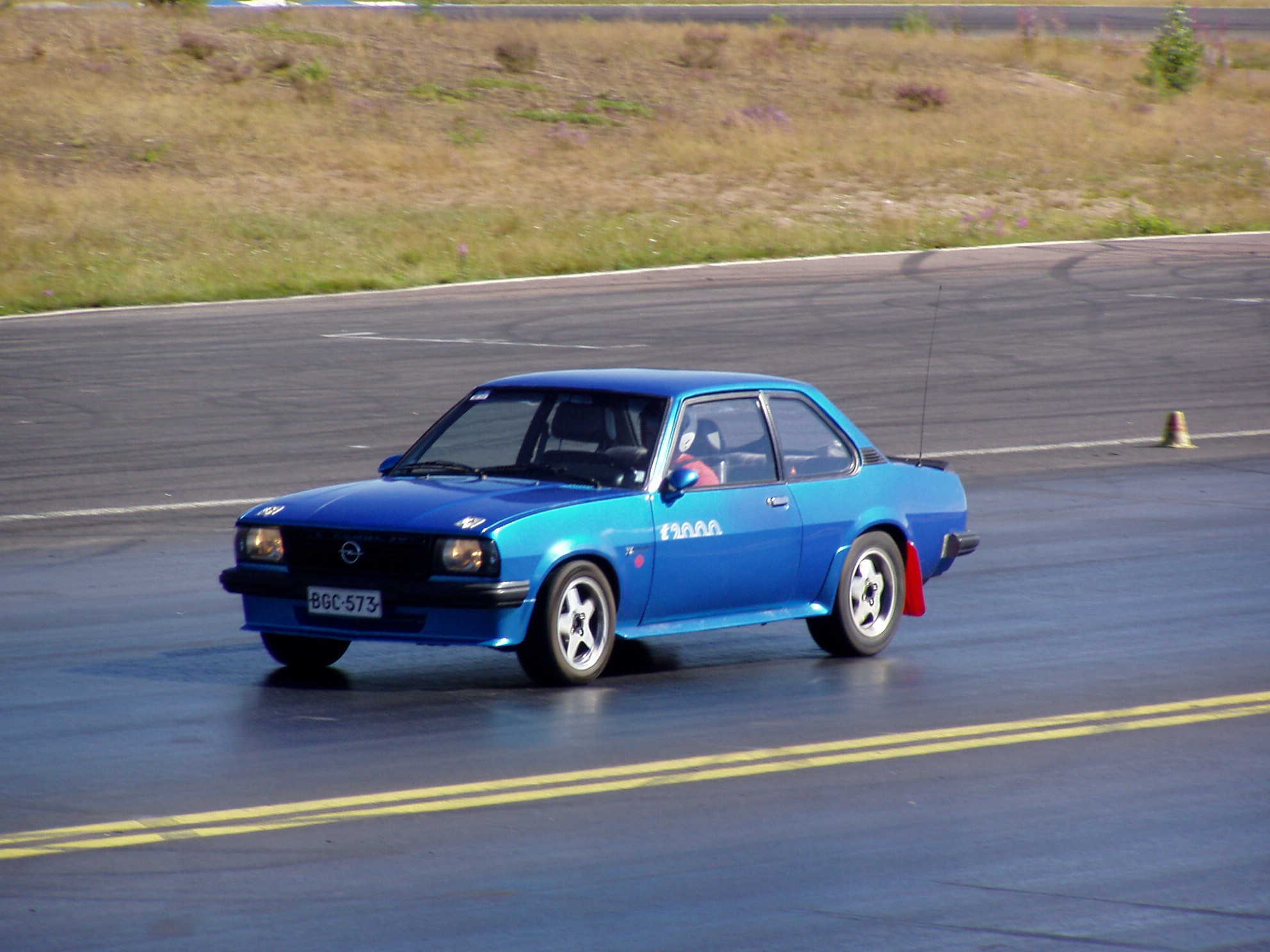 X-treme Drift Challenge #2  31.7.2005, Sininen Opel Ascona