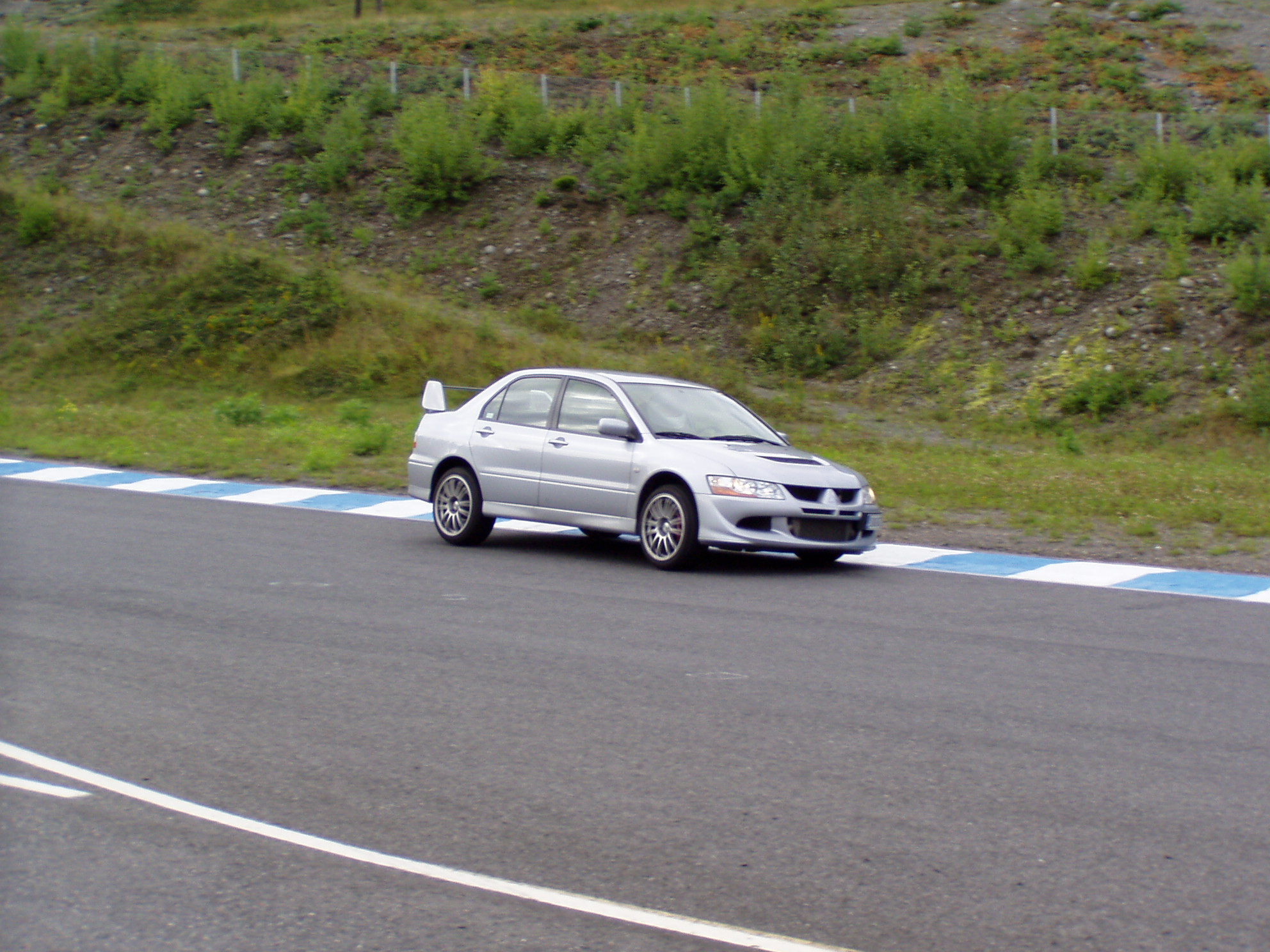 Radalle.com 13.8.2005, Mitsubishi Lancer Evolution