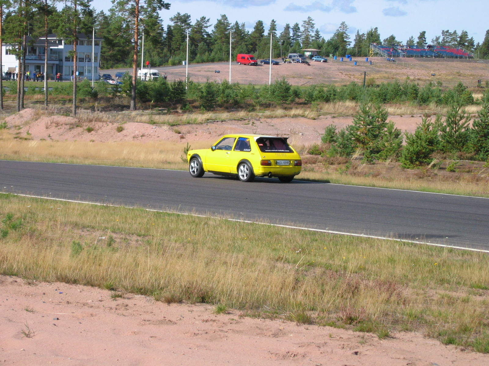 Radalle.com & Ferrari Challenge 11.9.2005 Alastaro, Keltainen Toyota Starlet KP60