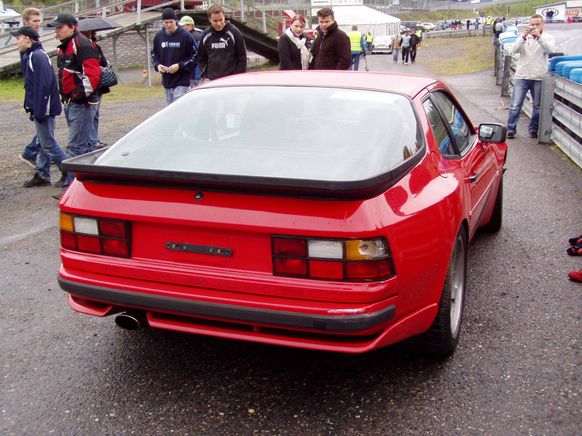 Sunday on racetrack 18.9.2005, Punainen Porsche