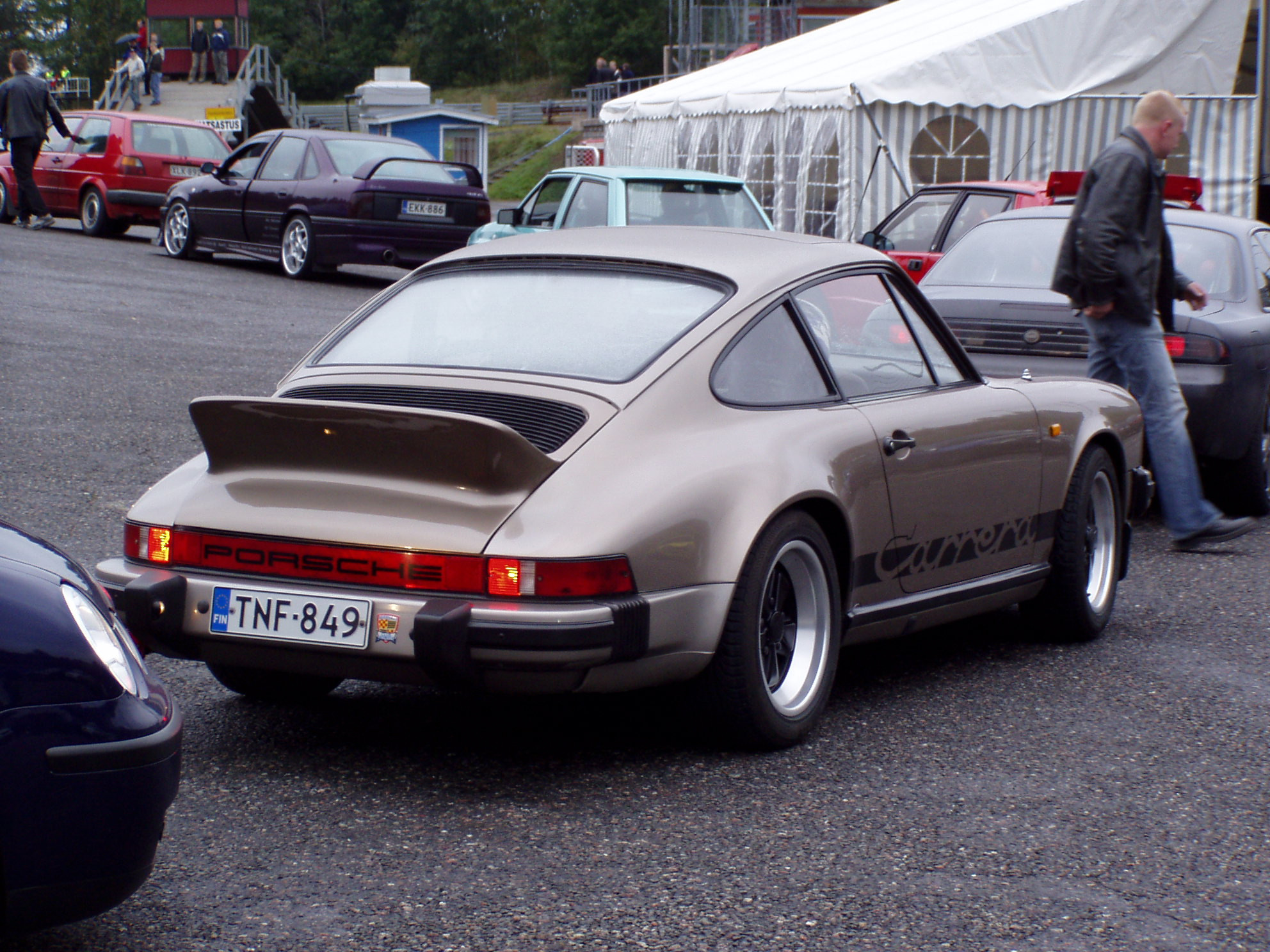 Sunday on racetrack 18.9.2005, Porsche 911 Coupe 1998