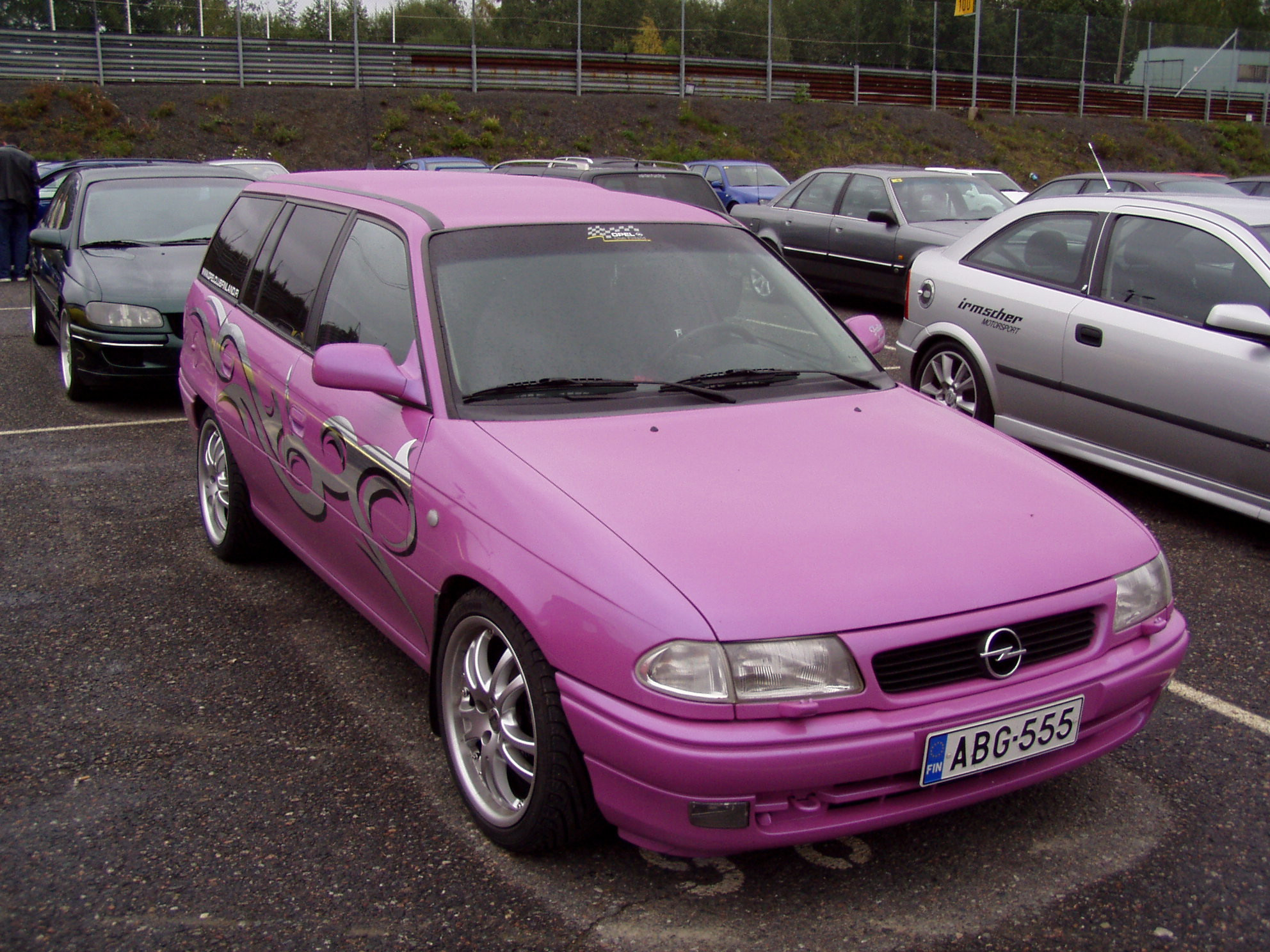 Sunday on racetrack 18.9.2005, Pinkki Opel Astra 1.8 16v Sport Caravan