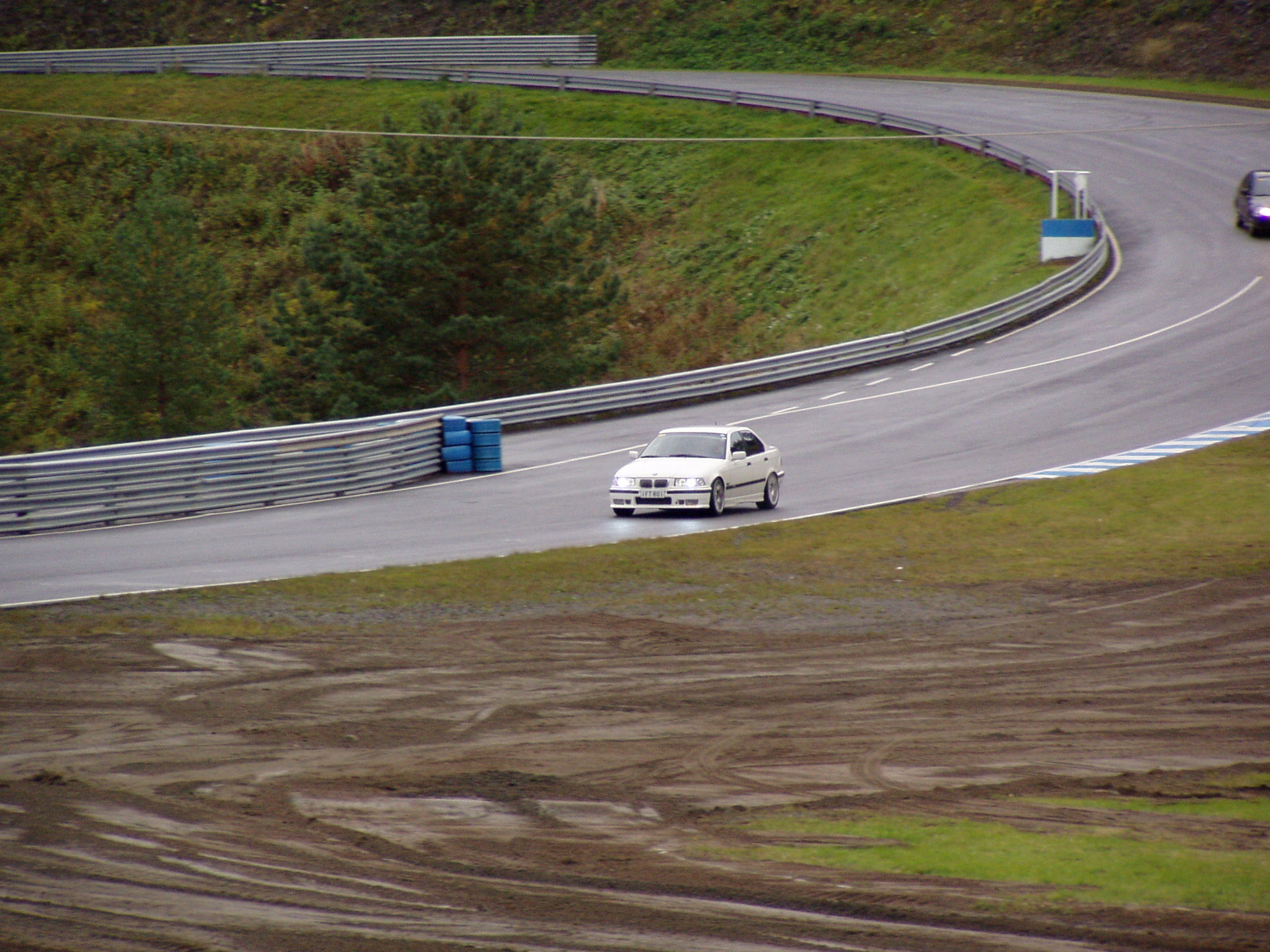 Sunday on racetrack 18.9.2005, Valkoinen BMw