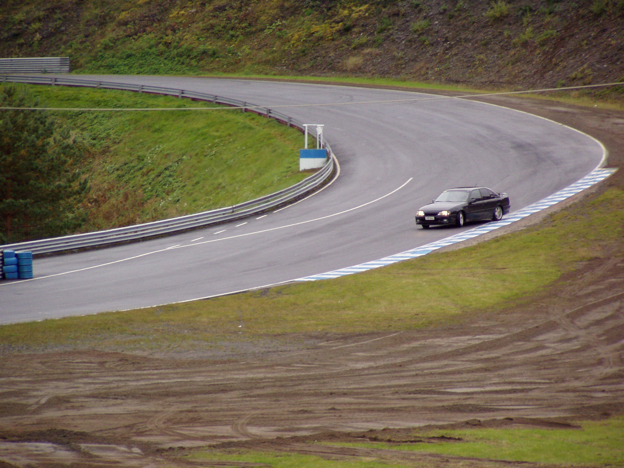 Sunday on racetrack 18.9.2005, Musta Opel Omega