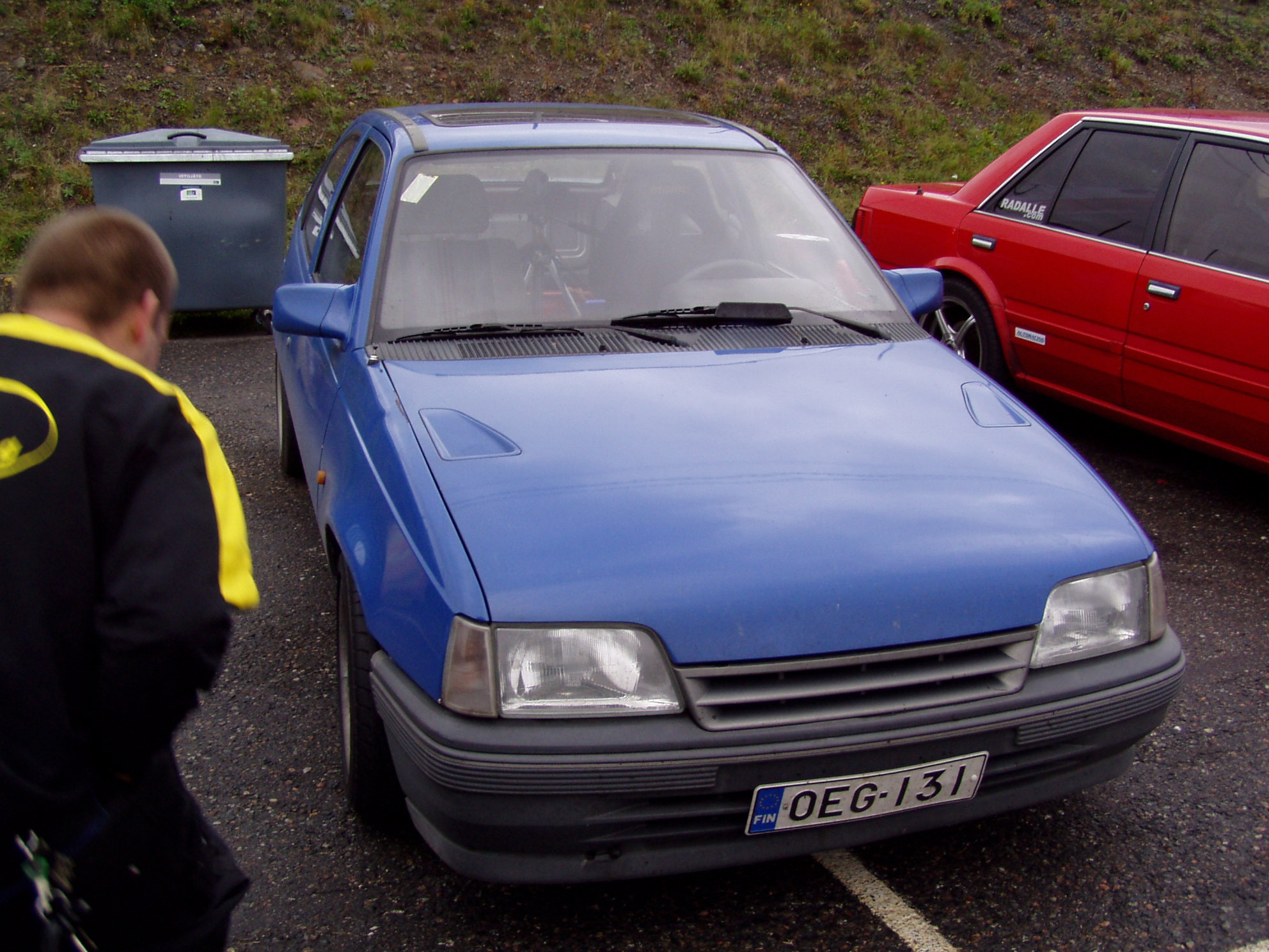 Sunday on racetrack 18.9.2005, Sininen Opel Kadett