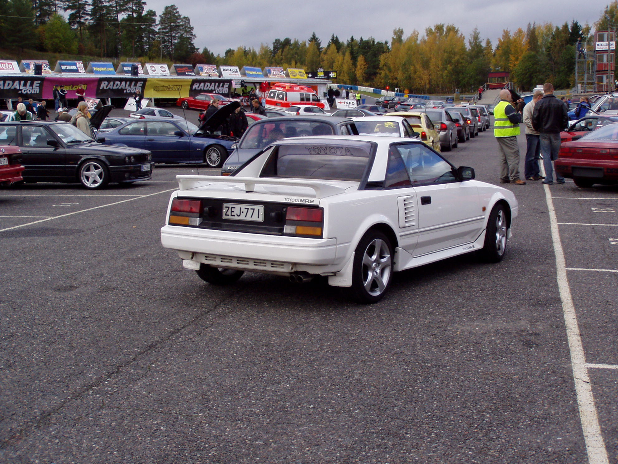 Radalle.com 1.10.2005 Ahvenisto, Toyota MR2