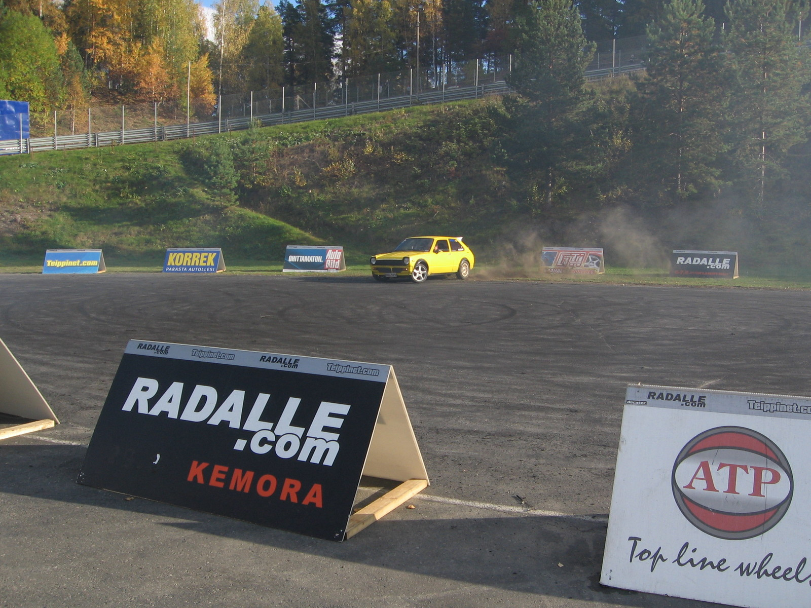 Radalle.com 1.10.2005 Ahvenisto, Starlet burnout