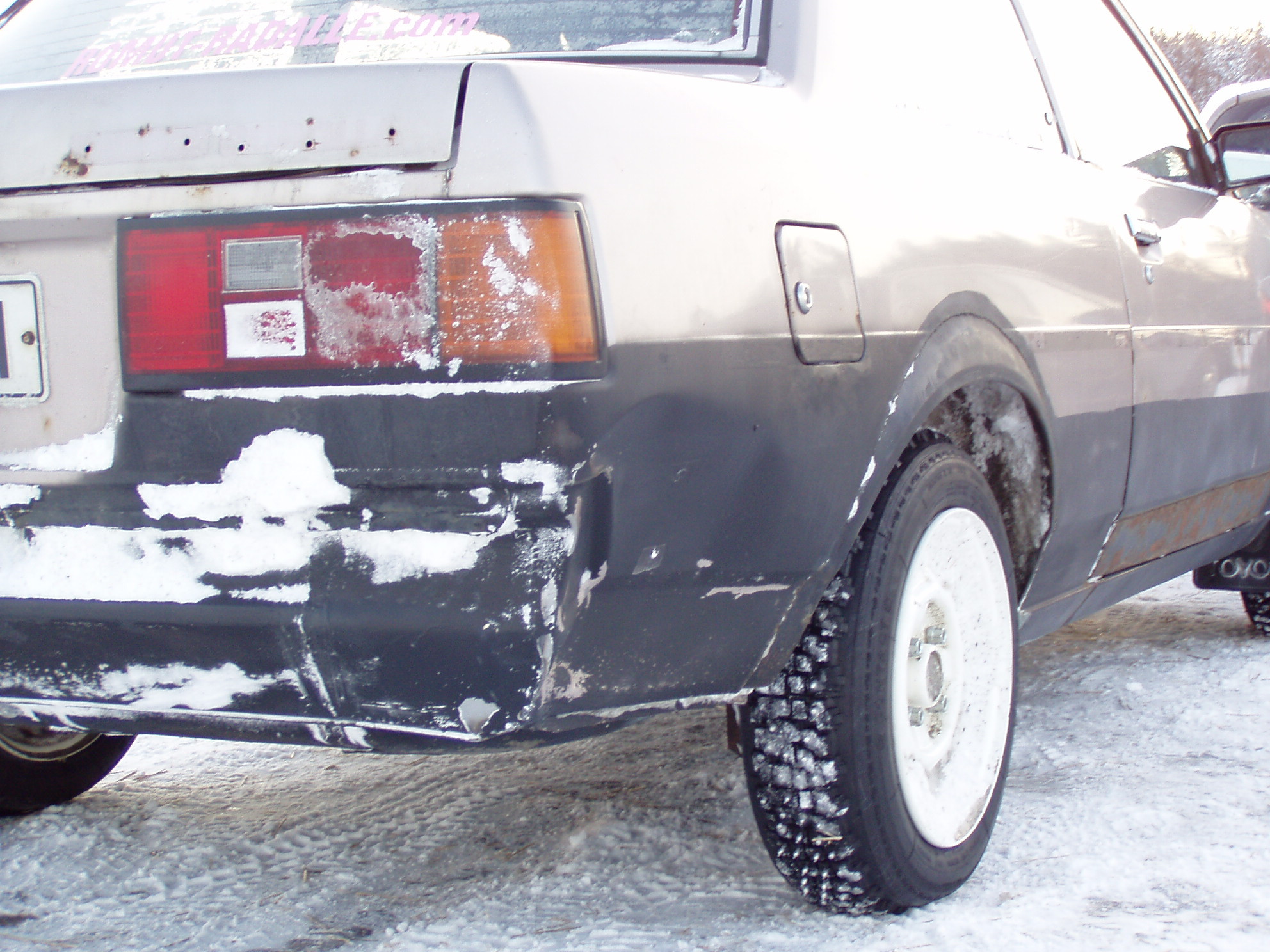 Talviajelut 4.2.2006, Corollan takakulma hieman kasassa