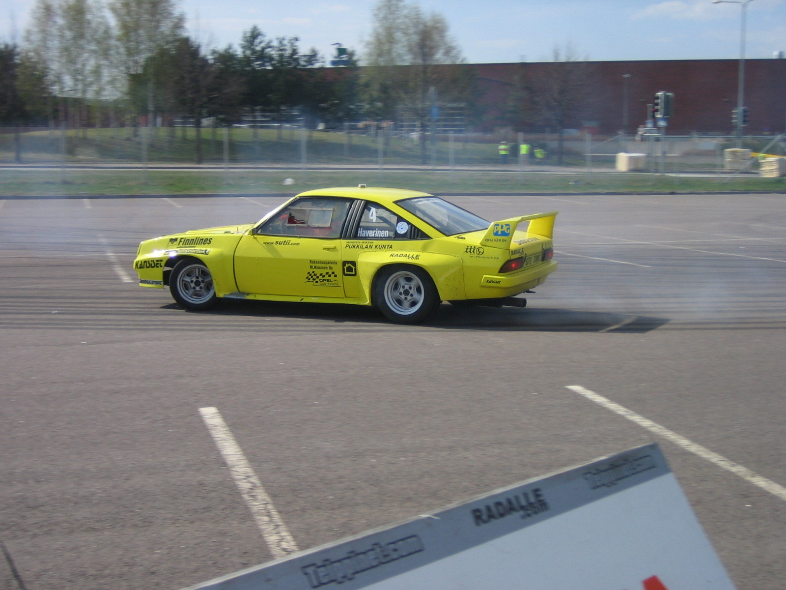 Radalle.com 6.5.2006 Artukainen, Haverisen keltainen Opel Manta