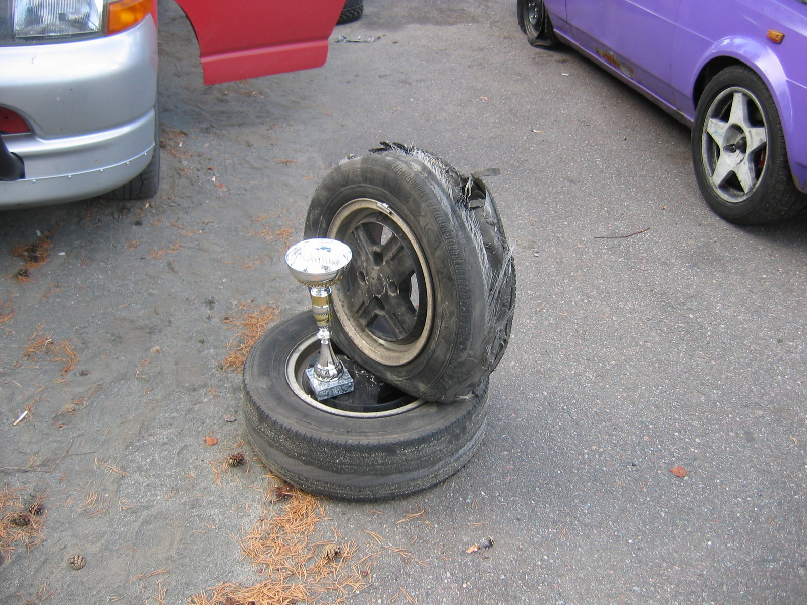 26.8.2006  radalle.com RatapÃ¤ivÃ¤, Motopark, Pytyn arvoisesti tyÃ¶nsÃ¤ tehneet renkaat